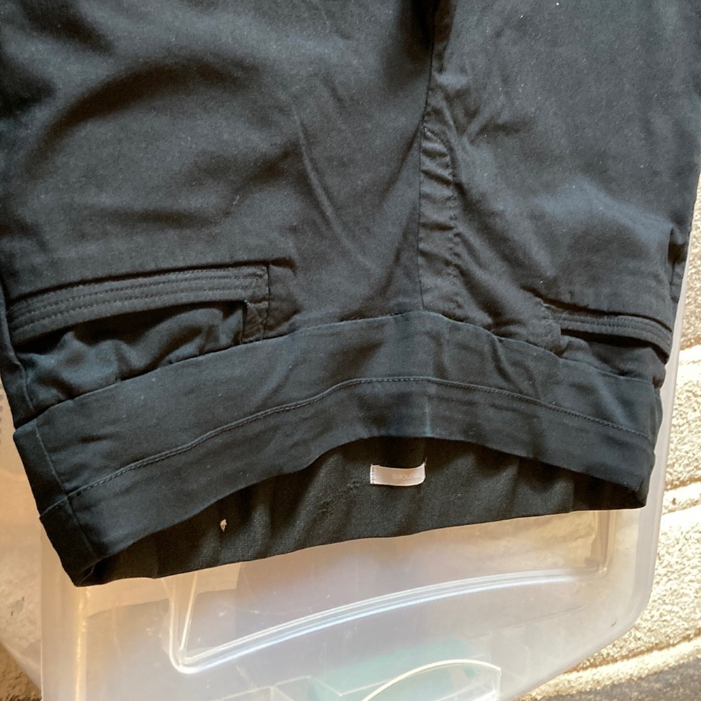 Maurice’s dress pants sz lg short. Great condition. Black